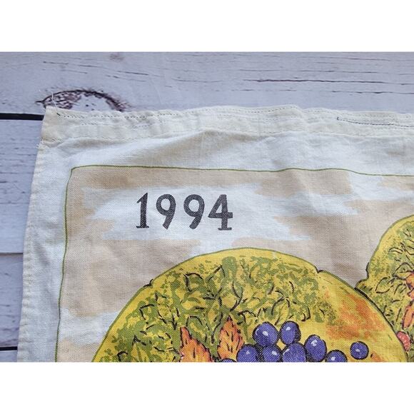 Vintage 1994 Calendar Dish Kitchen Towel Pears Fruit Berries Dishes - Picture 2 of 9